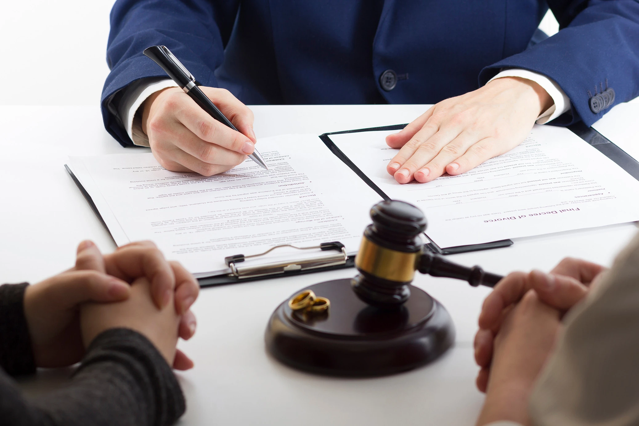 Confidentiality and Discretion: The Importance of Hiring a High Asset Divorce Lawyer for Privacy and Security